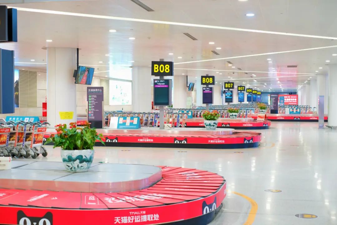 深圳连锁品牌设计杭州萧山机场，传送带变红了